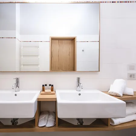 Hotell Osteria Della Pista Dal 1875 Casorate Sempione